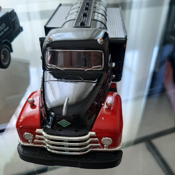 1955 DIAMOND-T FUEL TANKER TEXACO TOY TRUCK BUNDLE - Picture 7 of 12